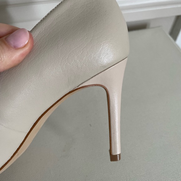 Marc Fisher Light Taupe Round Toe Leather Heels size 8 - Picture 10 of 11